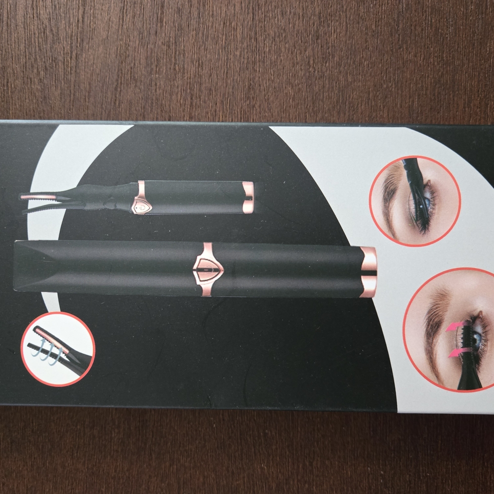 Makeup and Beauty Set with Eyelash Curler and Adhesive - Picture 7 of 15